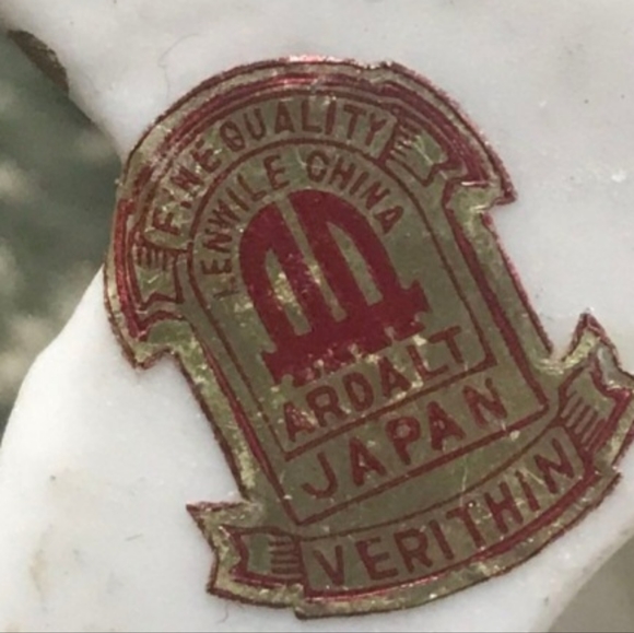 Vintage Lady in Waiting . (1960's *Porcelain*) [Night Light]  Works - Picture 3 of 4